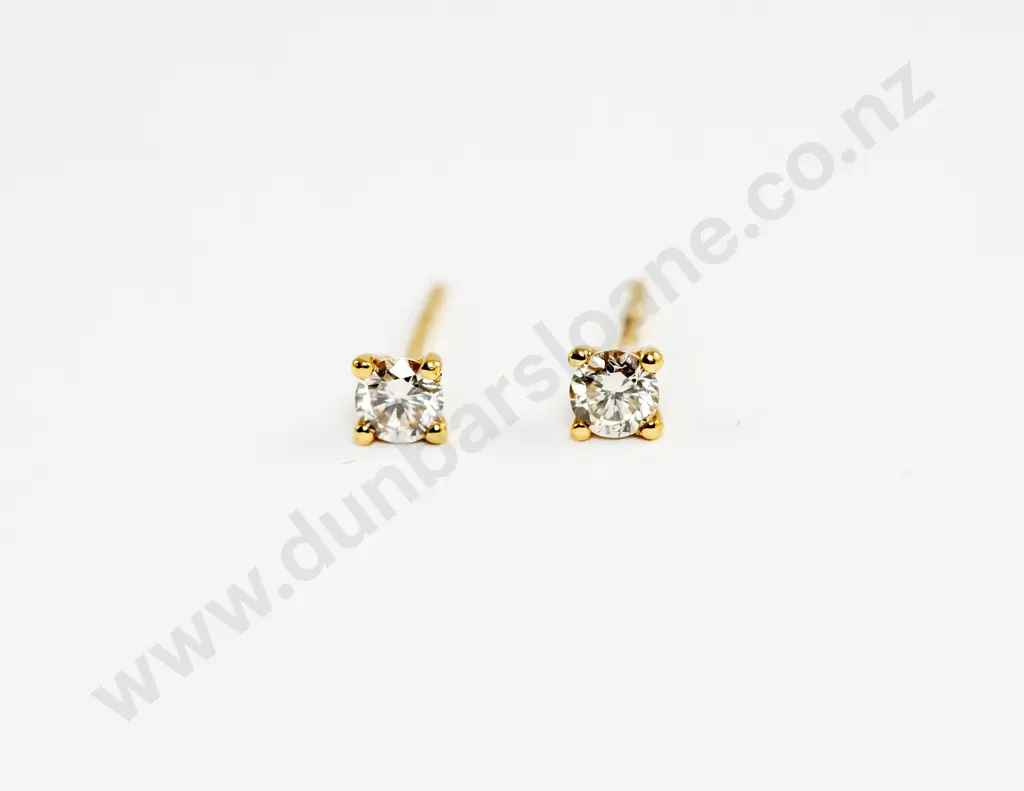 Pair 18ct Diamond Stud Earrings Image 1++