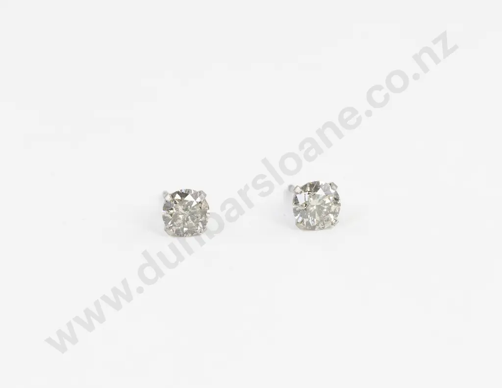 14ct White Gold Diamond Stud Earrings Image 1++