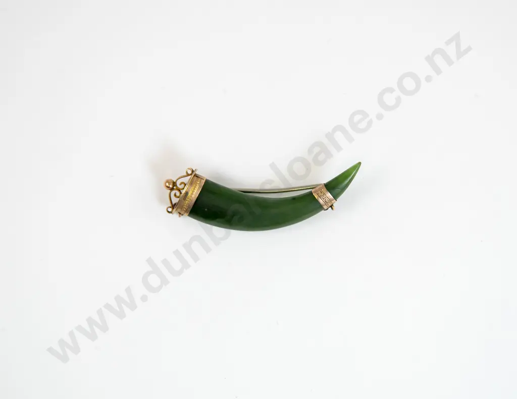 NZ Colonial 9ct Mounted Greenstone Claw Brooch Image 1++