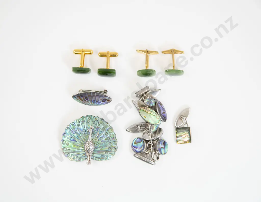 NZ Silver and Paua Peacock Brooch Image 1++