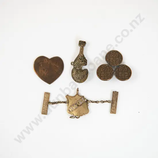Small Collection of NZ Souvenir Jewellery