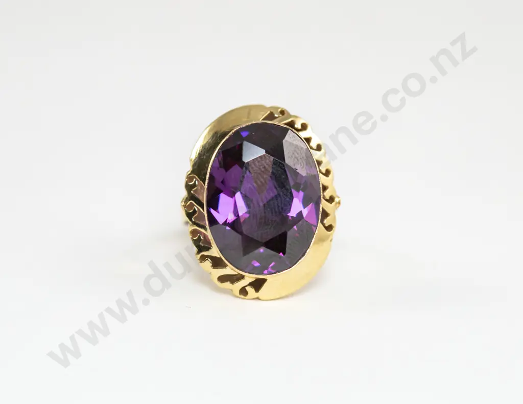 9ct Large Single Amethyst Dress Ring Image 1++
