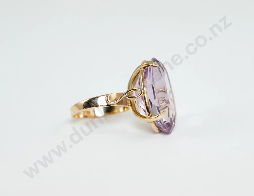 9ct Large Single Amethyst Dress Ring Image 1++