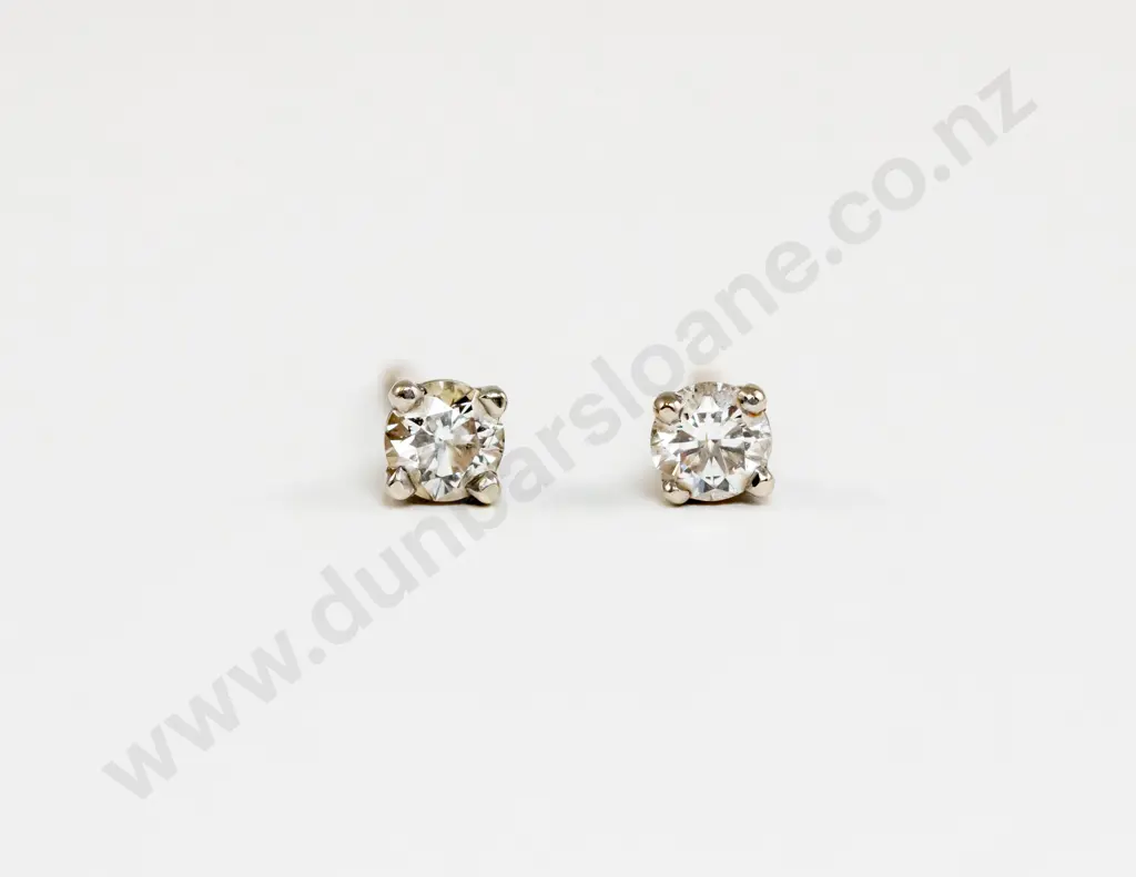 Pair 14ct White Gold Diamond Stud Earrings Image 1++