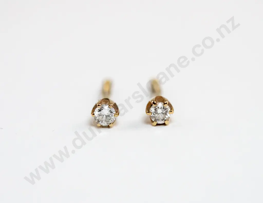 Pair 9ct Diamond Stud Earrings Image 1++