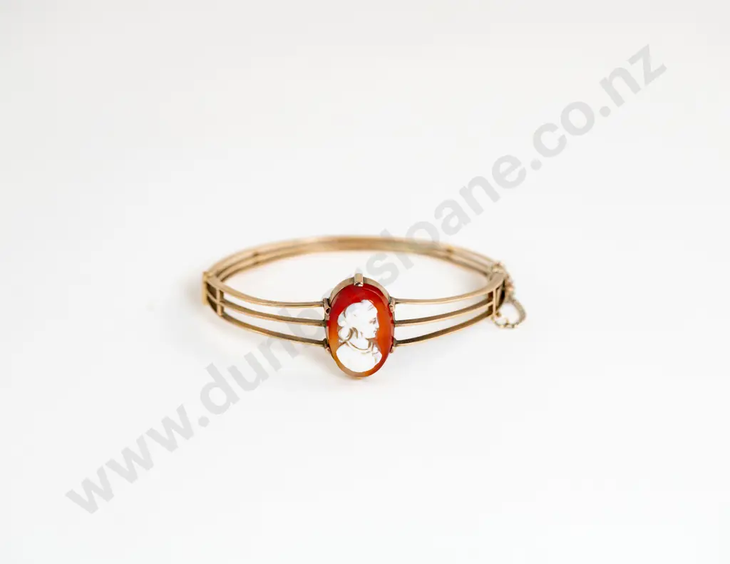 NZ Colonial 9ct Hinged Snap Bangle Image 1++
