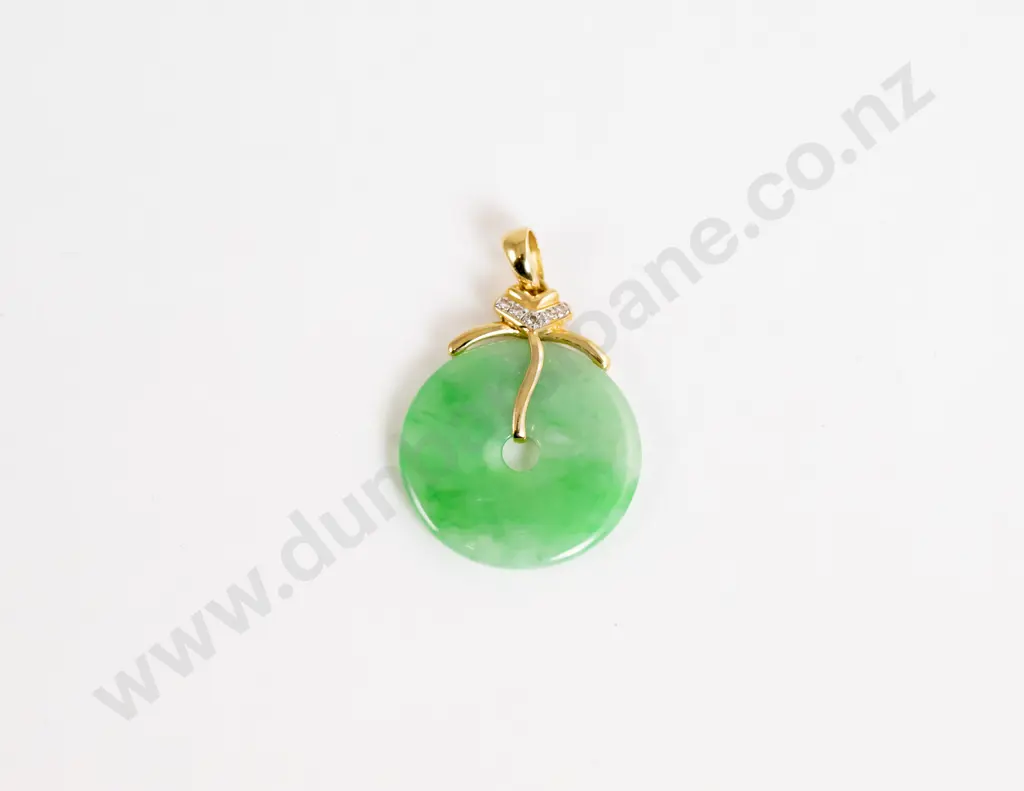 18ct Apple Green Jade and Diamond Disk Pendant Image 1++