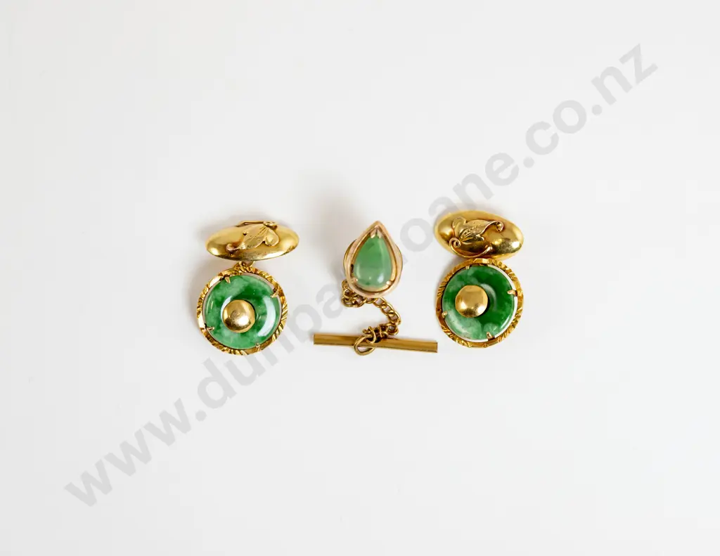 18ct Apple Green Jade Cufflinks Image 1++