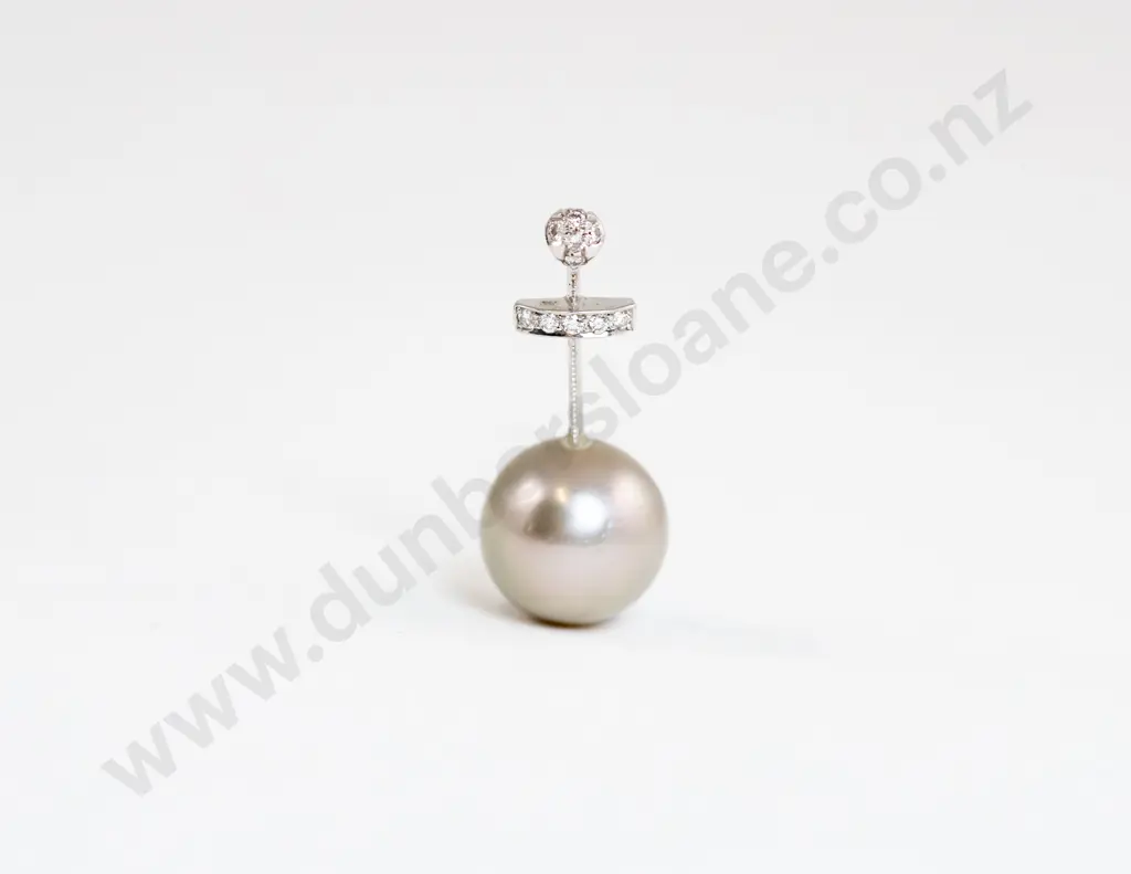 18ct White Gold Diamond and South Sea Grey Pearl Pendant Image 1++