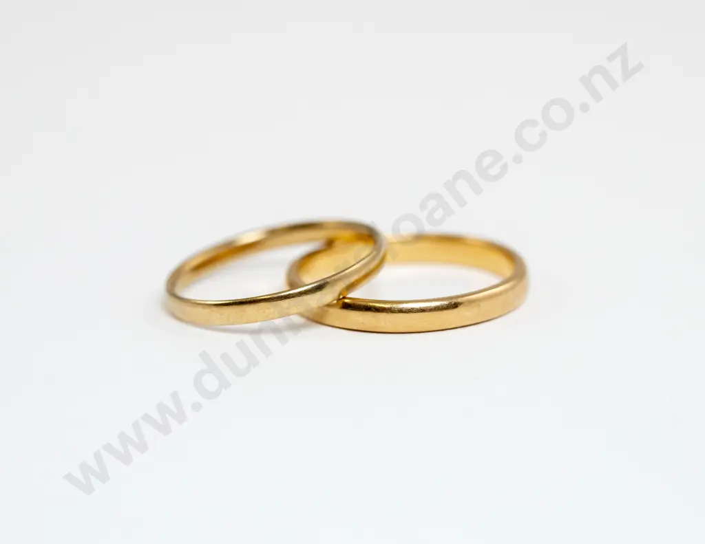 18ct and 9ct Wedding Bands Image 1++