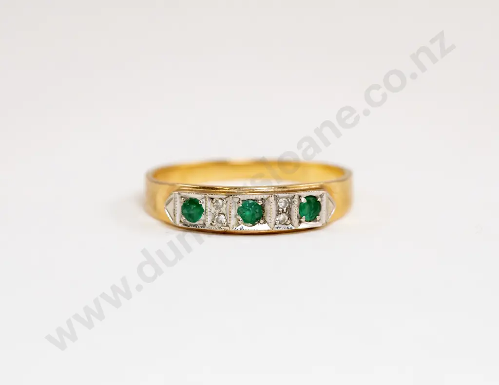 9ct Seven Stone Emerald and Diamond Band Ring Image 1++