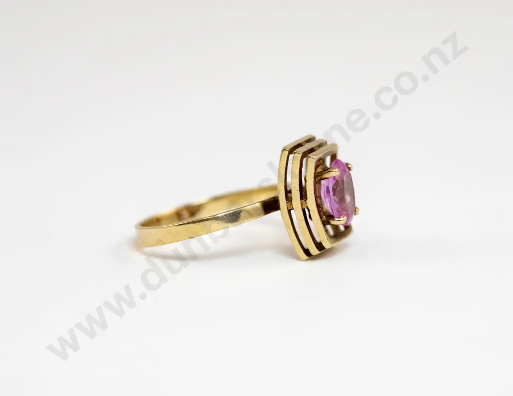 9ct Modern Design Single Pink Peridot Ring Image 1++