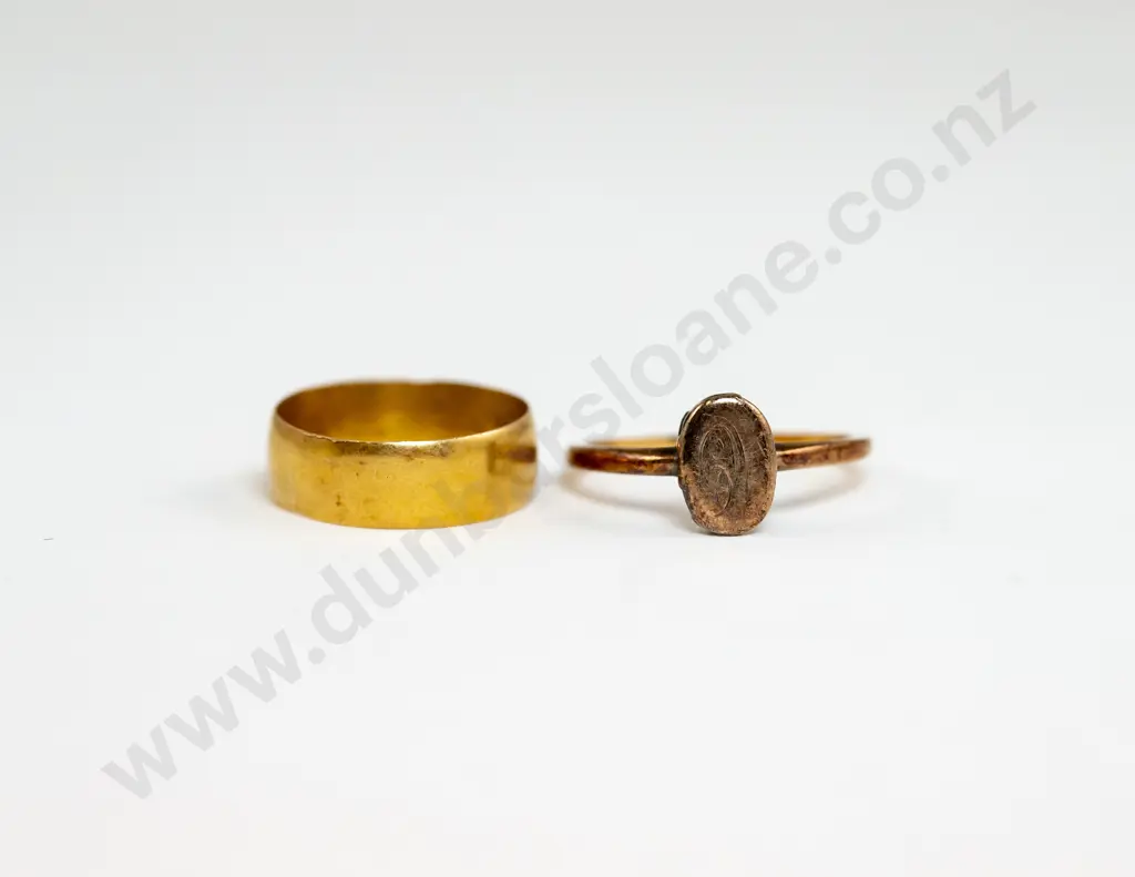 18ct Plain Wedding Band with 9ct Oval Panel Ring Image 1++