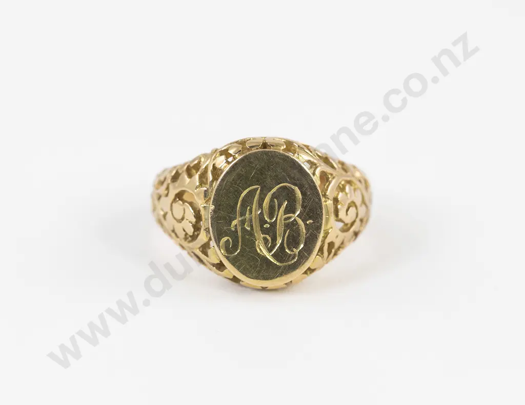 18ct Initialled Signet Ring Image 1++