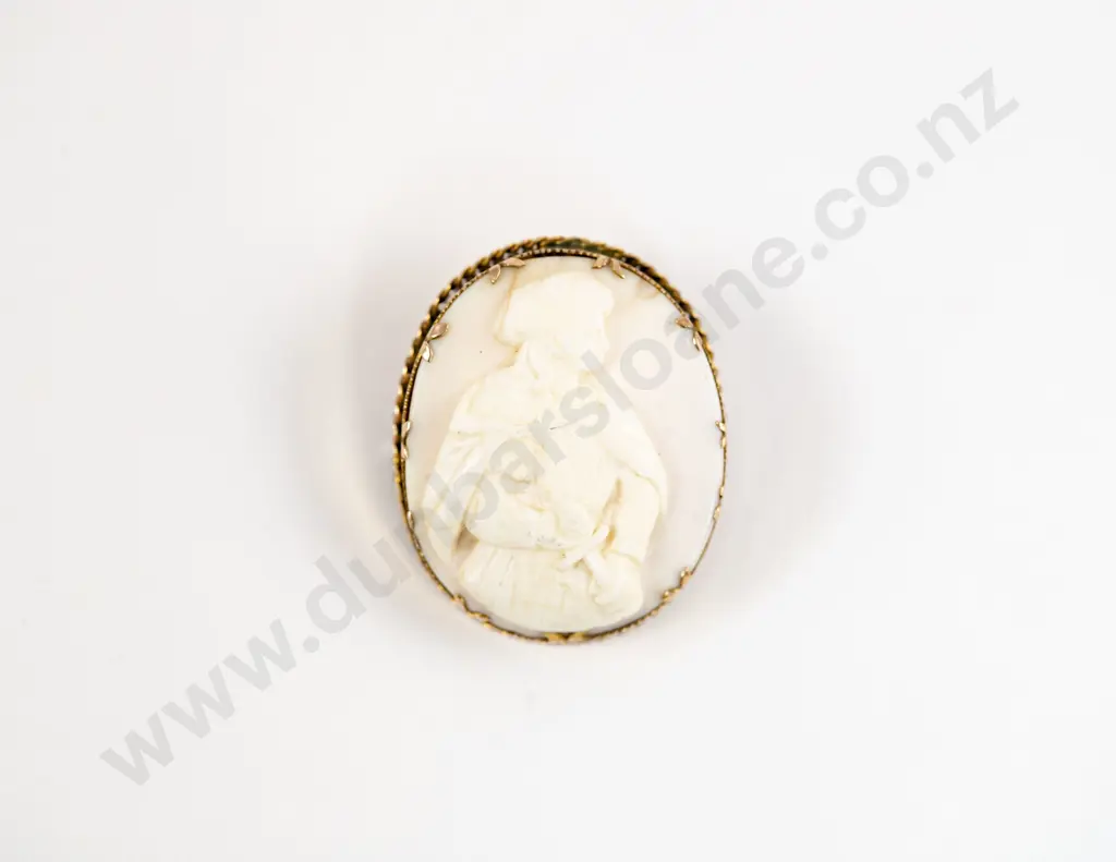 Victorian 9ct Framed Cameo Brooch Image 1++