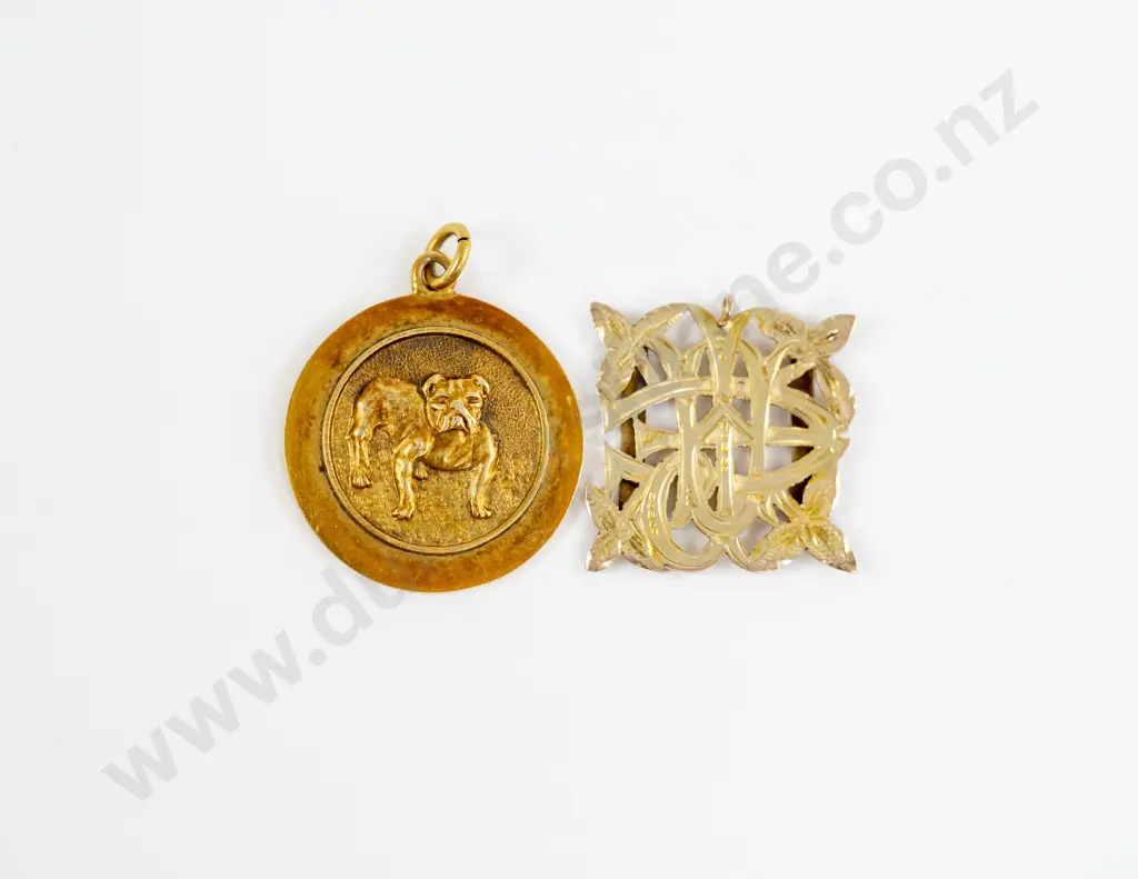 Two 9ct Gold Pendants Image 1++