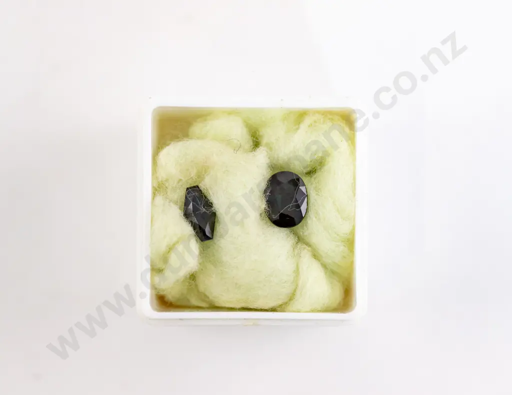 Two Unmounted Sapphires Image 1++