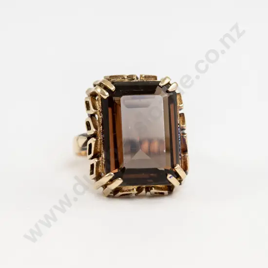 Siffari 9ct Single Smokey Quartz Dress Ring