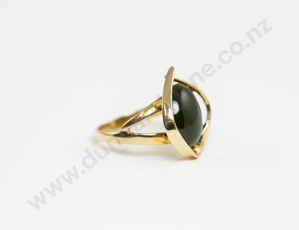 9ct Single Oval Greenstone Panel Ring Image 1++