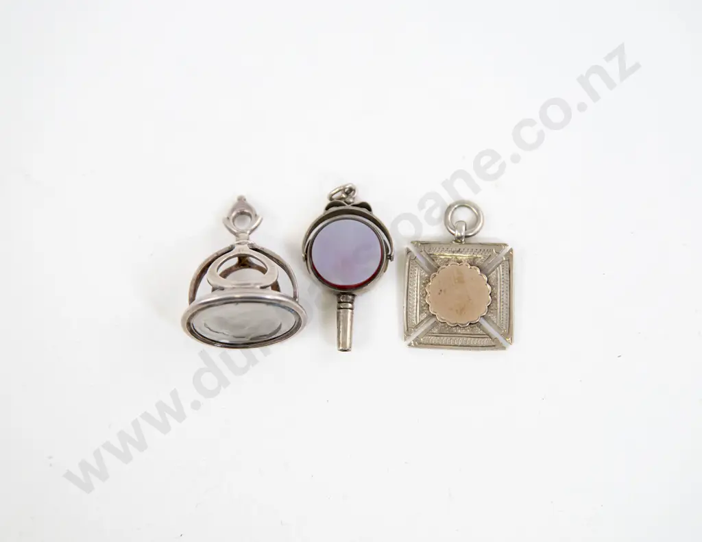 S/S Medallion and Swivel Pendant with Pocket Watch Key and Seal Fob Image 1++