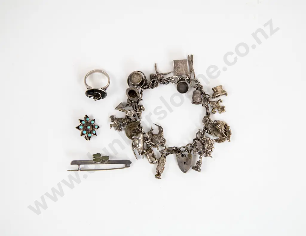 S/S Charm Bracelet with 26 Charms Image 1++