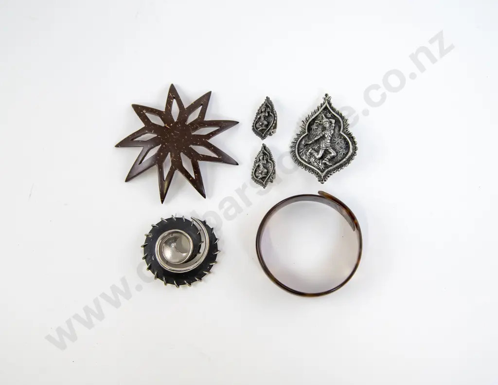 Tortoise Shell Plastic Bangle with Thai Silver Brooch and Earrings Image 1++