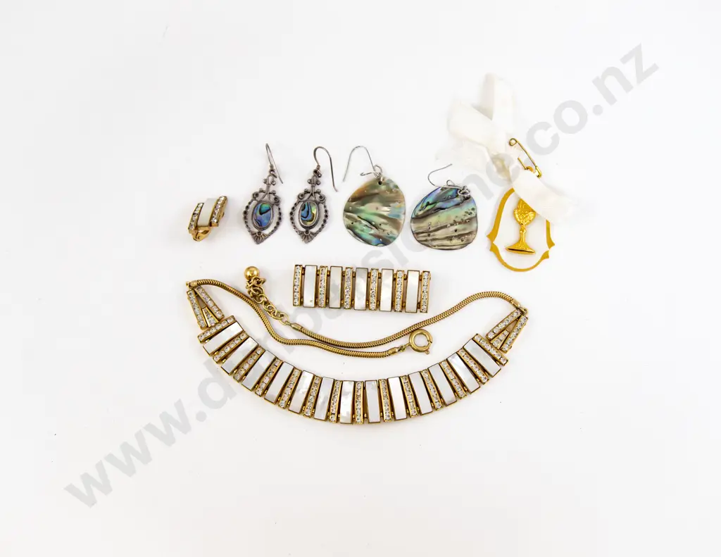 MOP and Diamanté Brooch and Necklace Image 1++