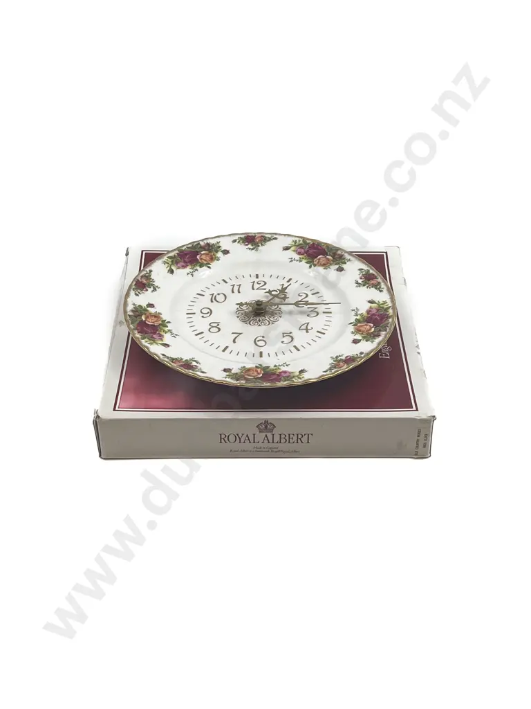 Royal Albert Old Country Roses Wall Clock Image 1++