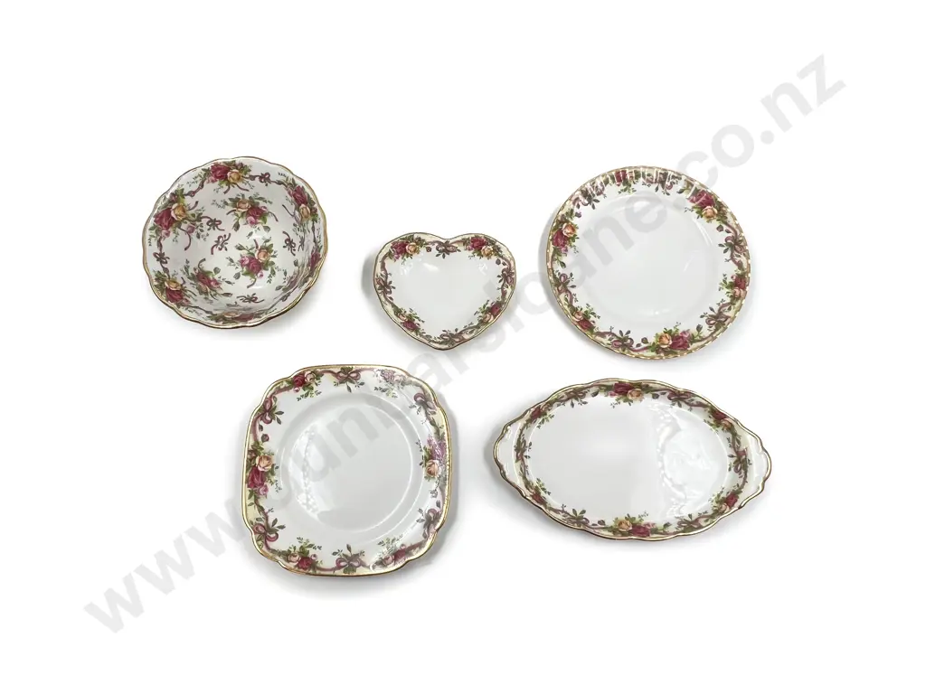 RA Old Country Roses Ruby Celebration Footed Bowl with Two Dishes and Plates (5pce) Image 1++