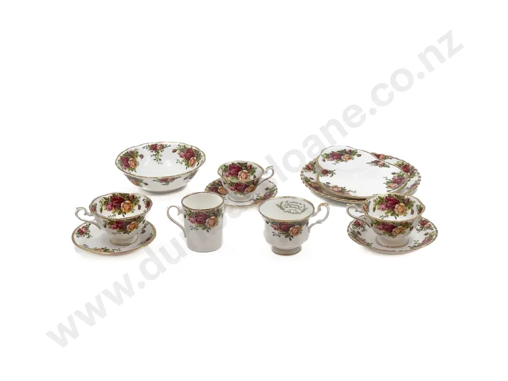 Collection of RA Old Country Roses Including Cups and Saucers with Serving Dishes etc (11pce) Image 1++