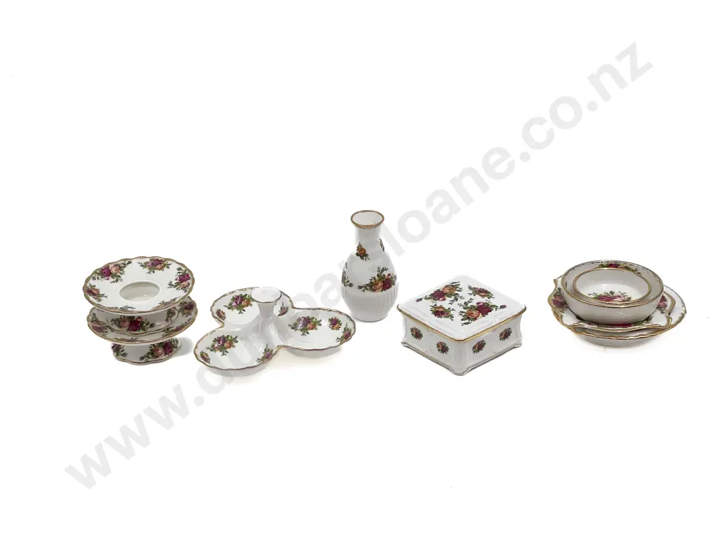 Collection of RA Old Country Roses Including Two Ashtrays with Trinket Box etc (9pce) Image 1++