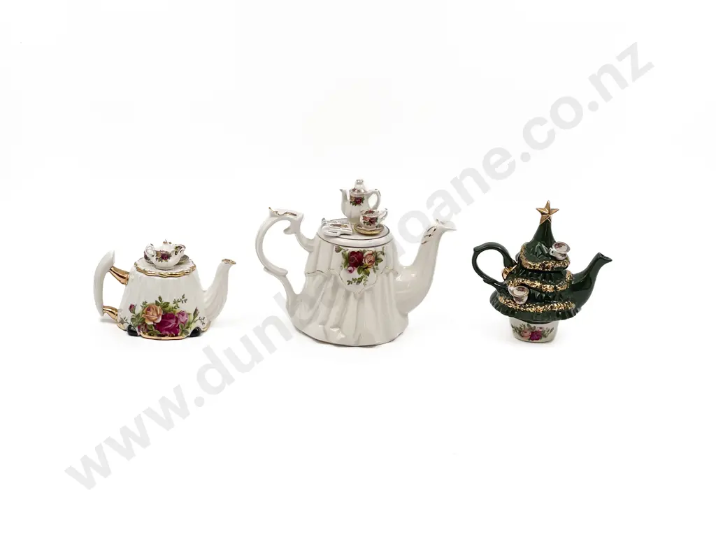 RA Old Country Roses Three Miniature Ornamental Teapots Image 1++