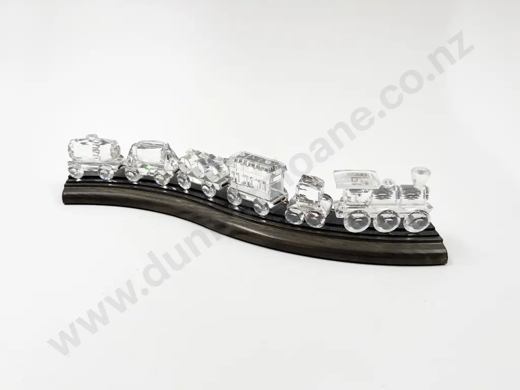 Swarovski Locomotive with Five Wagons on Track Image 1++