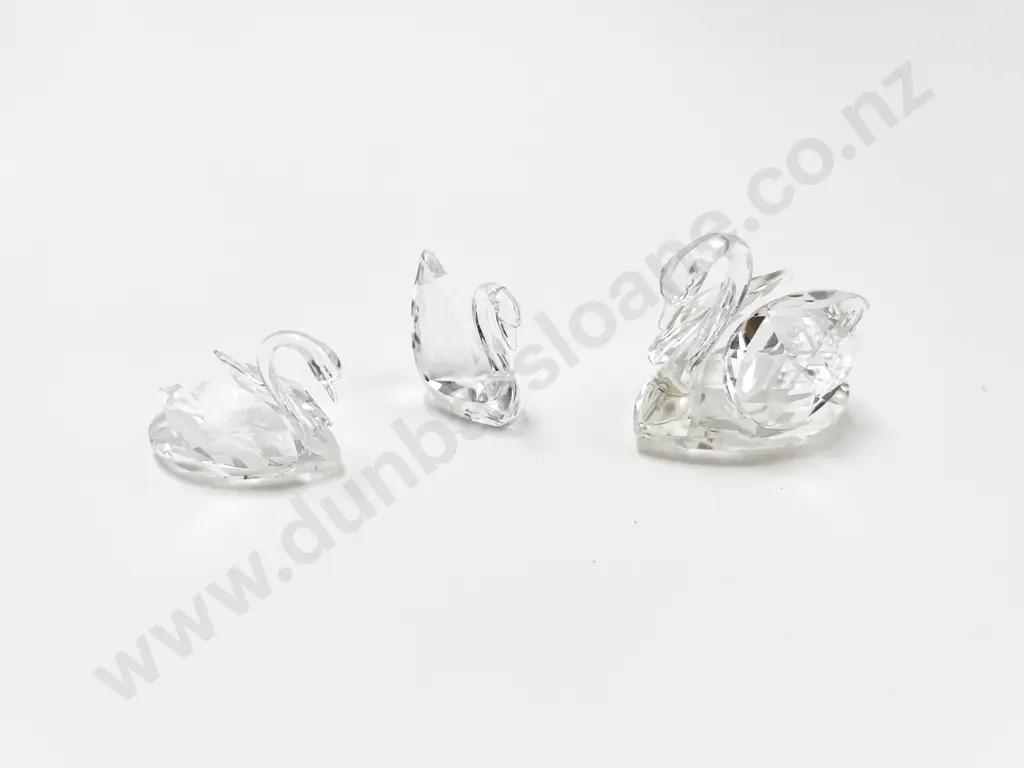 Three Swarovski Swan Ornaments Image 1++