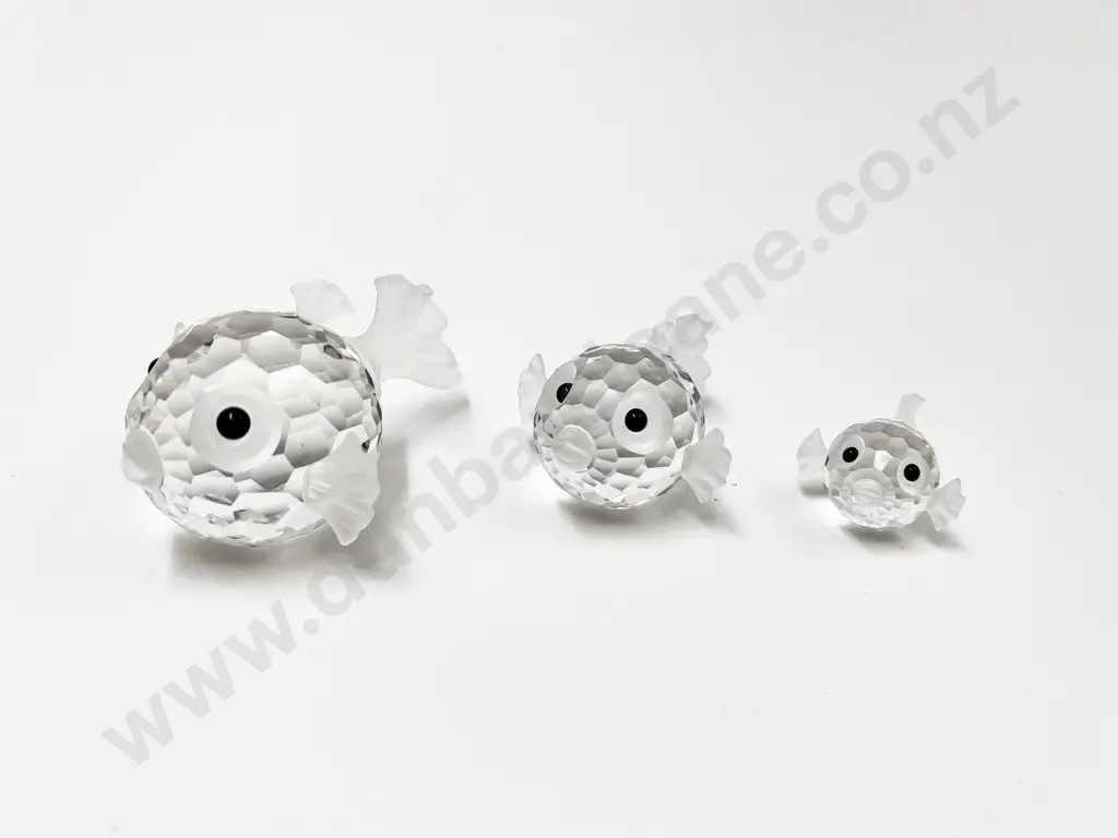 Three Swarovski Graduated Puffer Fish Ornaments Image 1++