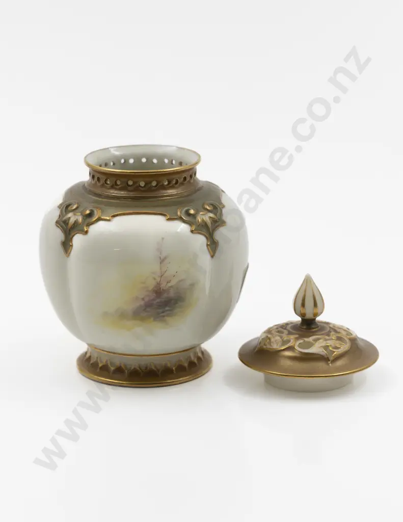 Royal Worcester Potpourri Vase and Cover Image 1++