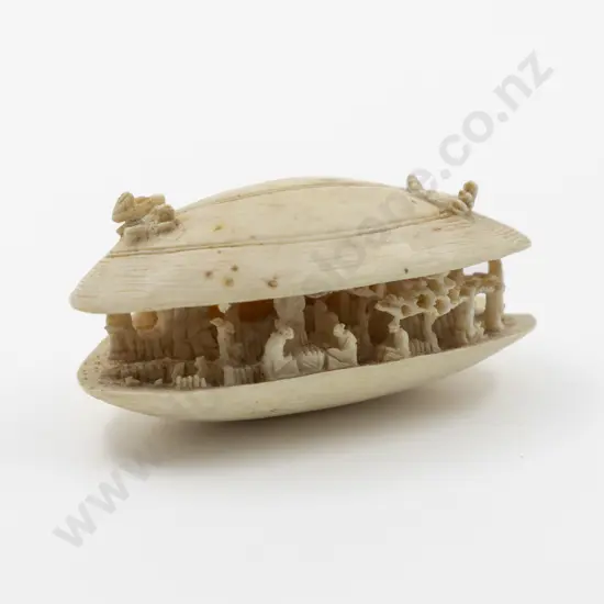 Japanese Ivory Clamshell Okimono