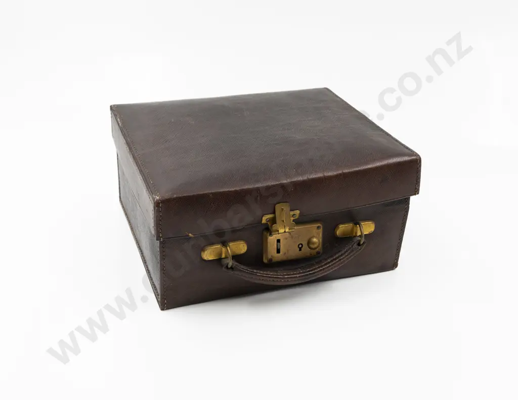 Geo V Leather Cased S/S Dressing Table Set Image 1++