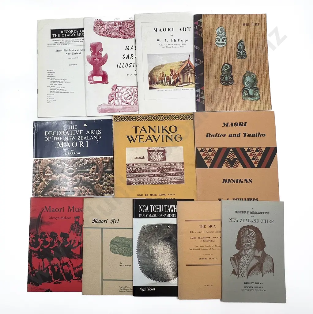 Group Of Miscellaneous Maori Booklets Image 1++