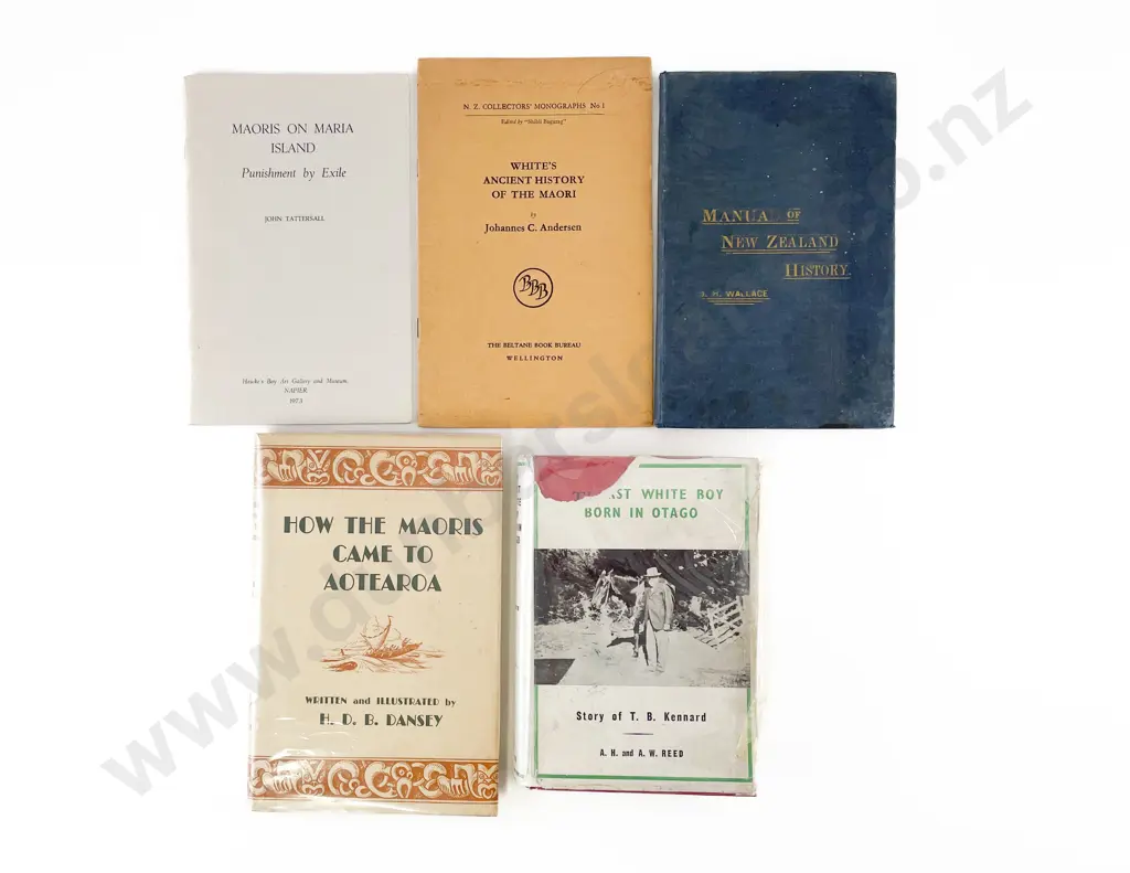 5 Various Maori & NZ Historical Books & Booklets Image 1++
