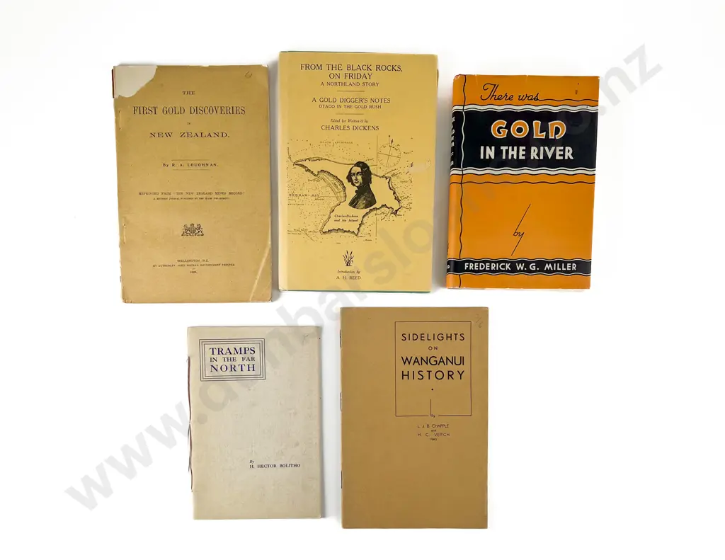 4 Various Small NZ Books Including Gold Discovery Image 1++