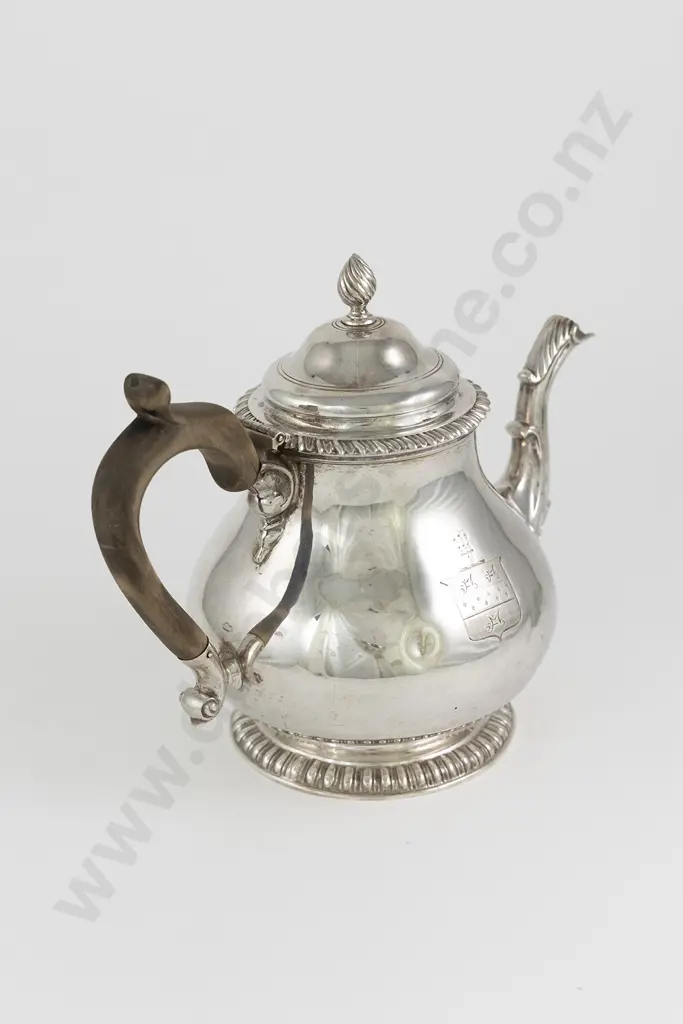 Vict S/S Teapot Image 1++