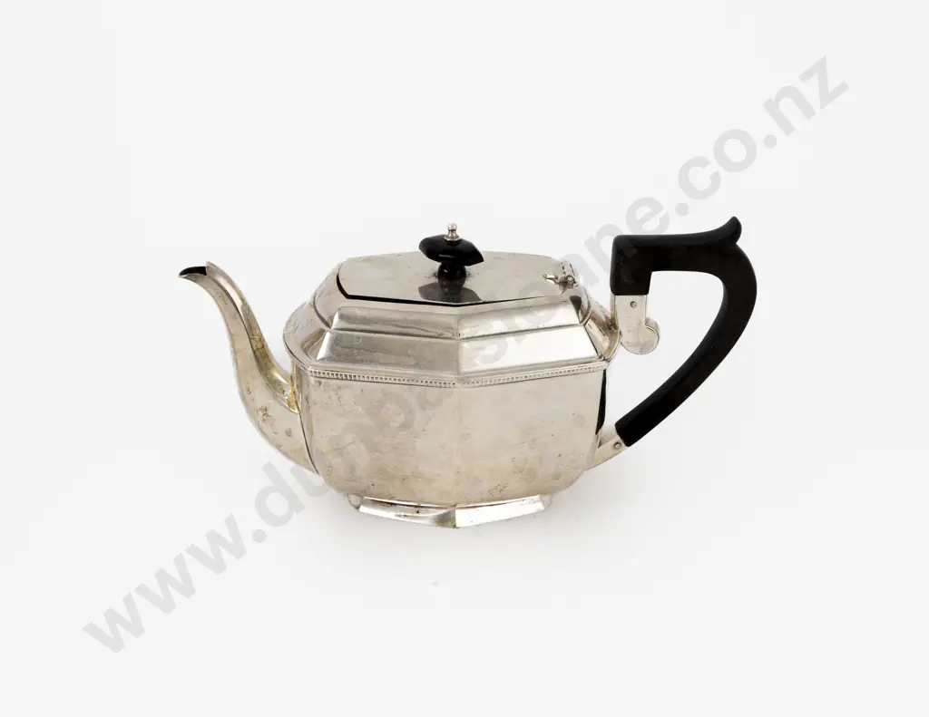 QEII S/S Teapot Image 1++