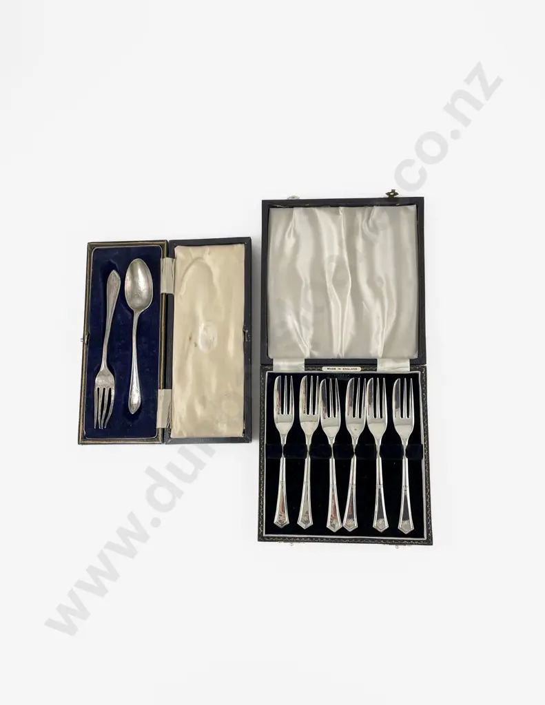 Cased Set Of Six S/S Cake Forks Image 1++