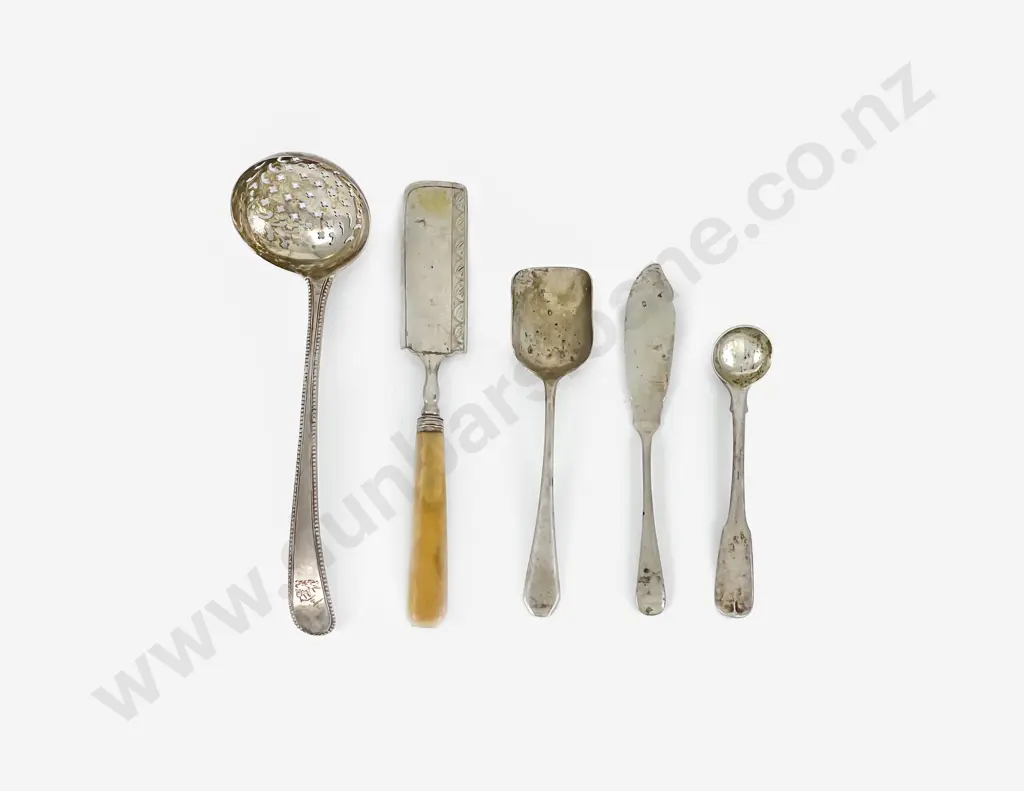 Georgian S/S Sifter Ladle Image 1++