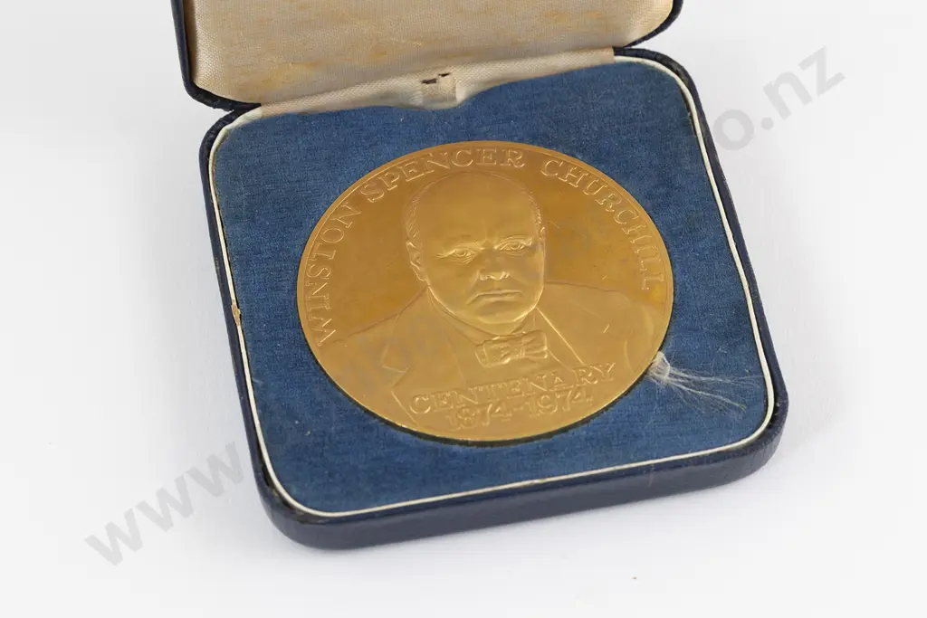UK 22ct Gold Winston Spencer Churchill 1874-1974 Centenary Medal Image 1++