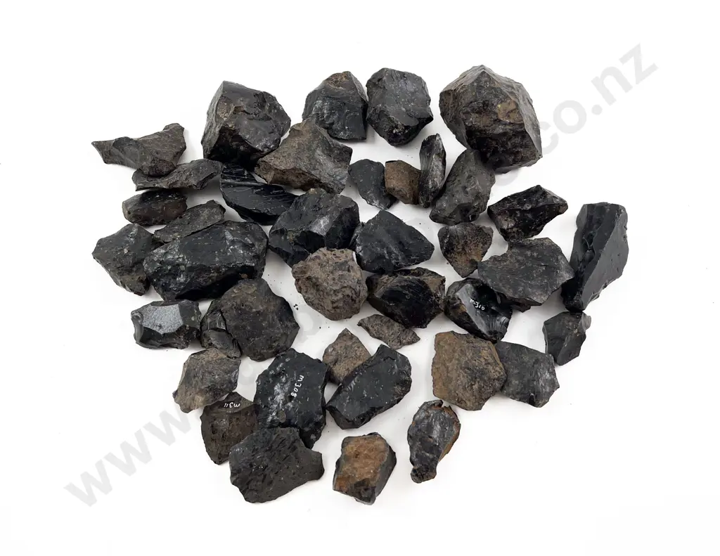 Large Quantity of Assorted Worked Obsidian Image 1++
