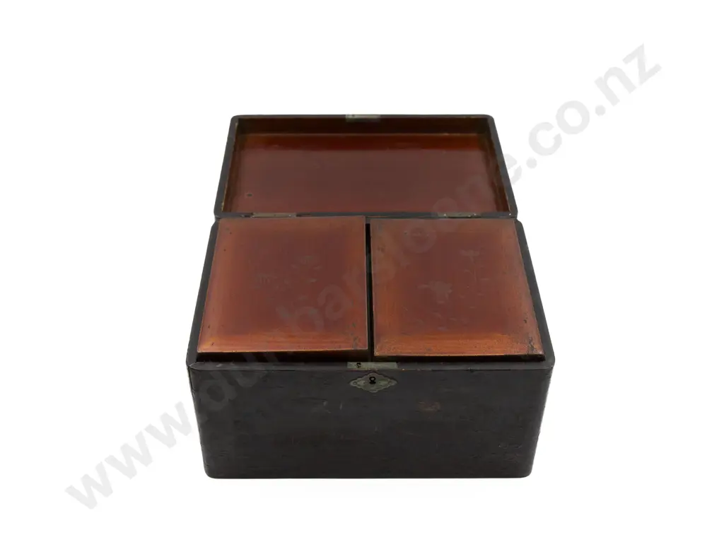 Lacquered Japanese Tea Caddy Image 1++