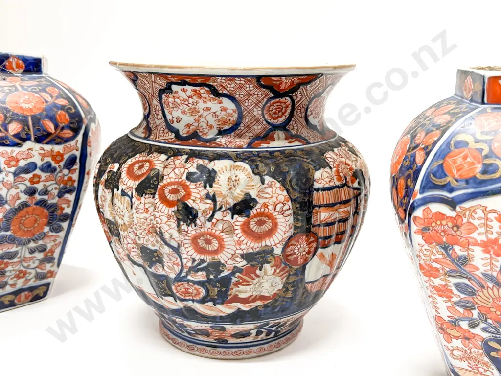 Four Assorted Imari Jars With Vase Image 1++