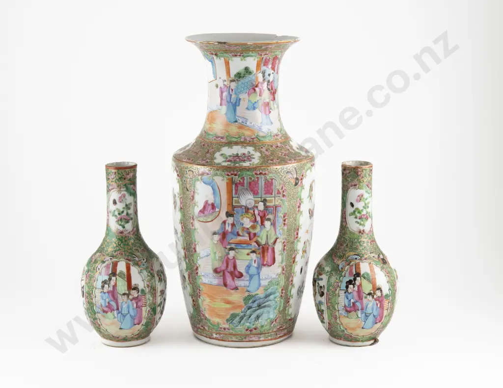 Large Canton Famile Rose Vase And A Pair Of Bottle Vases Image 1++